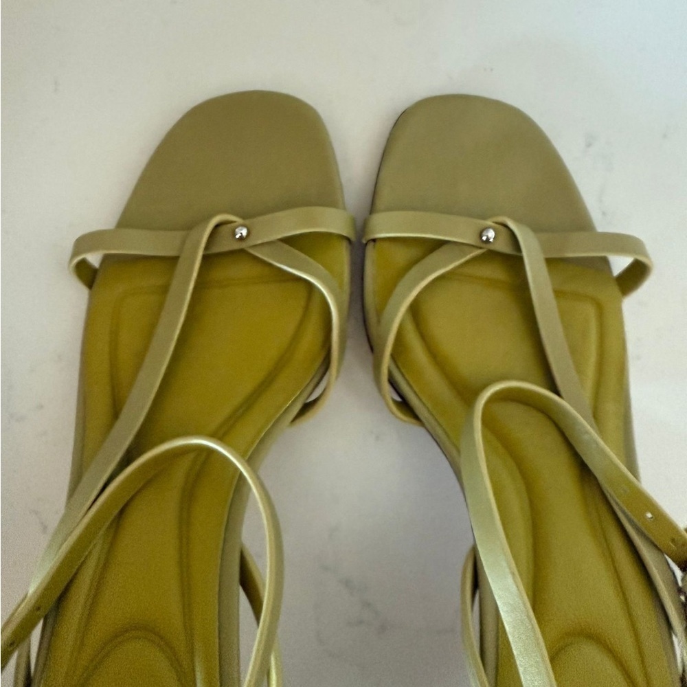 New Vince Marilyn Ankle Strap Sandal in Dried Citrus Size: 6 - Picture 7 of 12
